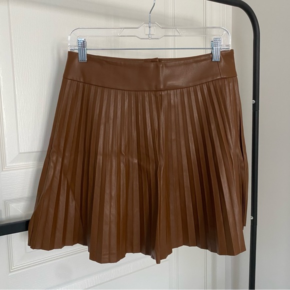 Zara Faux Leather Pleated Mini Skirt w/ Button Front - Picture 2 of 3